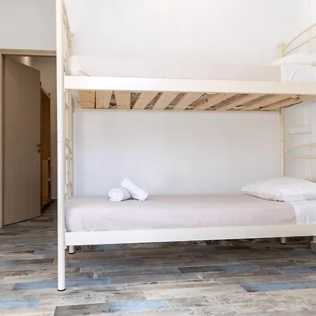 Βίλα Luxury Naxos Superior Quadruple Center Modern Furnishing With Private Balcony Saint George *